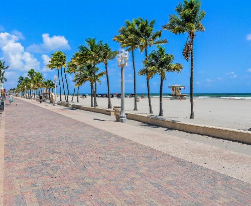 Hollywood Beachside Boutique Suites image 15