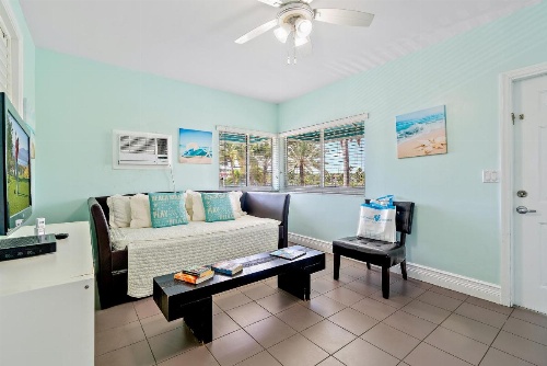 Hollywood Beachside Boutique Suites image 18