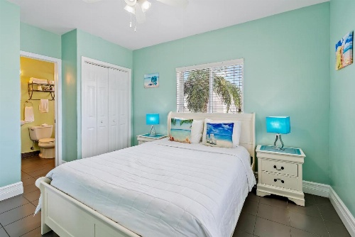 Hollywood Beachside Boutique Suites image 20