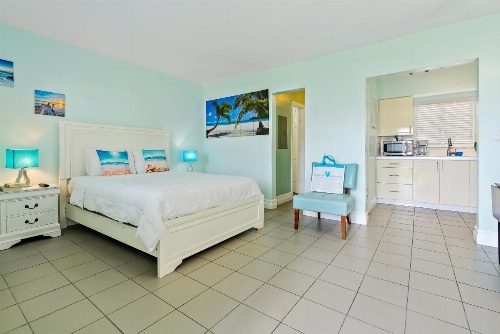 Hollywood Beachside Boutique Suites image 23