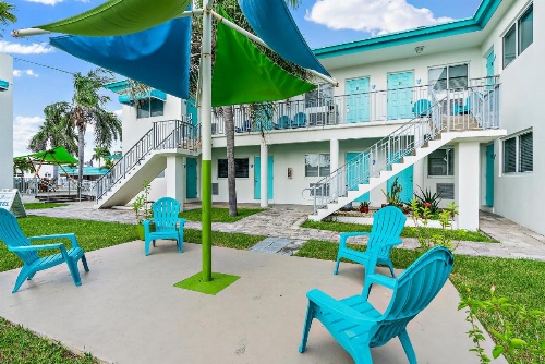 Hollywood Beachside Boutique Suites image 30