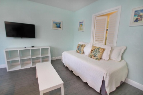 Hollywood Beachside Boutique Suites image 39