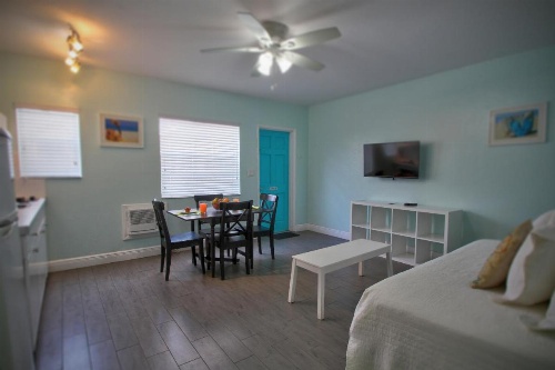 Hollywood Beachside Boutique Suites image 40