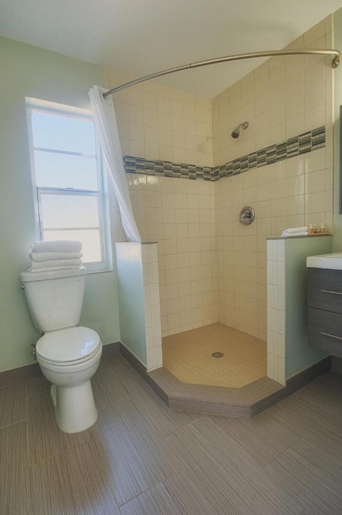 Hollywood Beachside Boutique Suites image 7