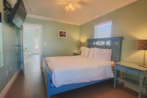 Hollywood Beachside Boutique Suites image 8